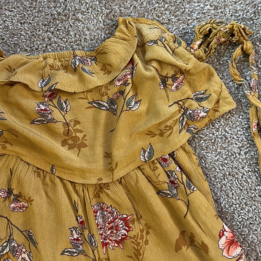 💰Flower romper💰 - Picture 3 of 6